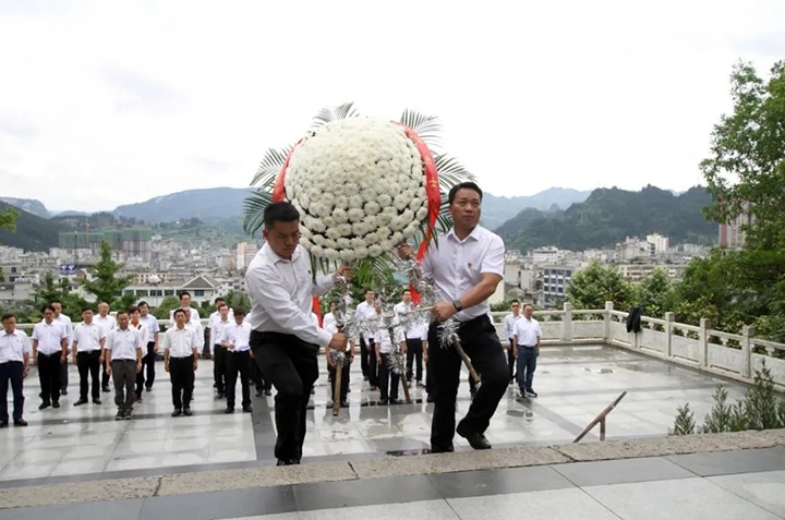 传承红色基因 弘扬奋斗心灵——云南省煤炭产业集团（LETOU乐投集团）机关发展党史进建教育现场进建履历活动