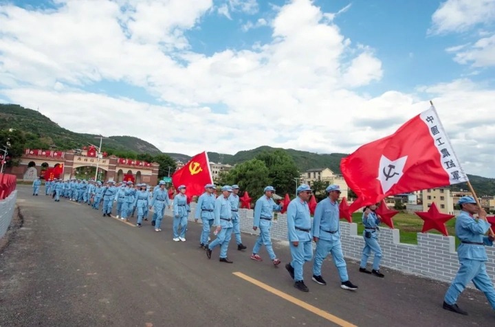 “继承革命传统，赓续红色基因，充实心灵之‘钙’”——前锋化工党委党史进建教育讲授活动
