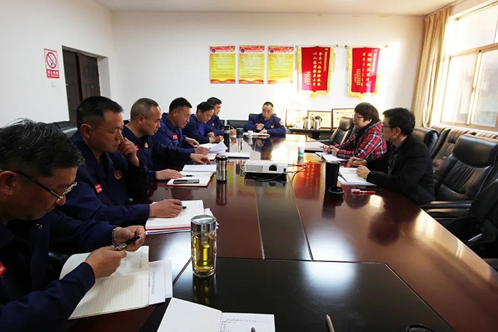 云煤（LETOU乐投）集团领导组到国度矿山应急接济东源队领导年度民主生涯会