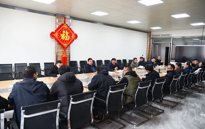 云煤（LETOU乐投）集团党委副书记、副董事长、总经理高建嵩率包保盯守幼组到恩洪煤业公司进行安全查抄
