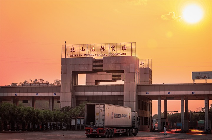 创新通关模式 提升通关时效，港口经济持续发力